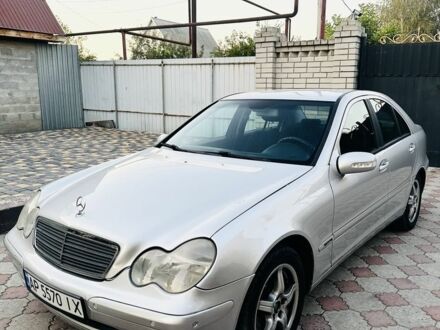 Мерседес Ц-Класс 2001 в Днепре (Днепропетровске) на Automoto.ua Серый Мерседес Ц-Класс, объемом двигателя 2.1 л и пробегом 300 тыс. км за 5050 $, фото 1 на Automoto.ua