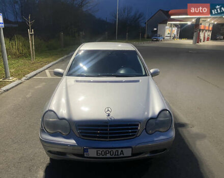 Сірий Мерседес Ц-Клас, об'ємом двигуна 2.15 л та пробігом 397 тис. км за 3300 $, фото 1 на Automoto.ua