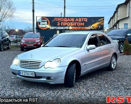 Серый Мерседес Ц-Класс, объемом двигателя 2.1 л и пробегом 320 тыс. км за 3800 $, фото 1 на Automoto.ua