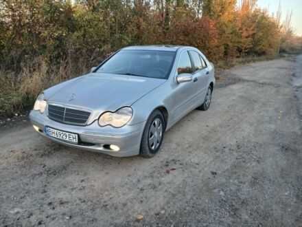 Серый Мерседес Ц-Класс, объемом двигателя 2.1 л и пробегом 315 тыс. км за 3600 $, фото 1 на Automoto.ua