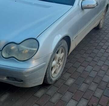 Серый Мерседес Ц-Класс, объемом двигателя 2 л и пробегом 187 тыс. км за 3500 $, фото 1 на Automoto.ua