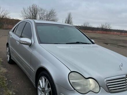 Мерседес Ц-Класс 2001 в Смолино на Automoto.ua Серый Мерседес Ц-Класс, объемом двигателя 2.7 л и пробегом 373 тыс. км за 6000 $, фото 1 на Automoto.ua