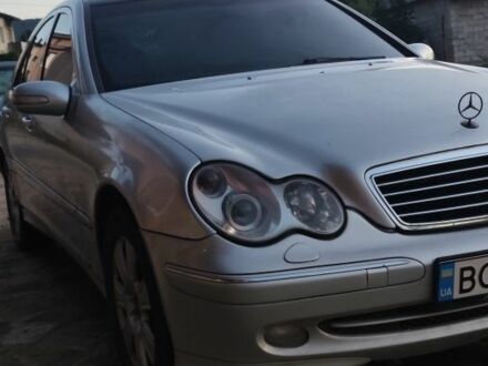 Серый Мерседес Ц-Класс, объемом двигателя 2.1 л и пробегом 450 тыс. км за 2950 $, фото 1 на Automoto.ua
