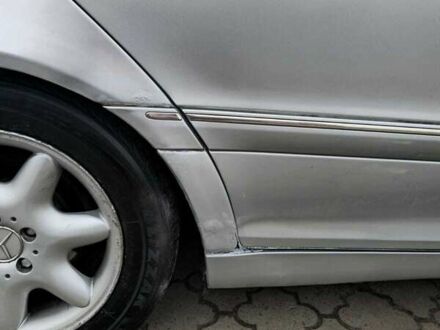 Серый Мерседес Ц-Класс, объемом двигателя 2.69 л и пробегом 300 тыс. км за 4000 $, фото 1 на Automoto.ua