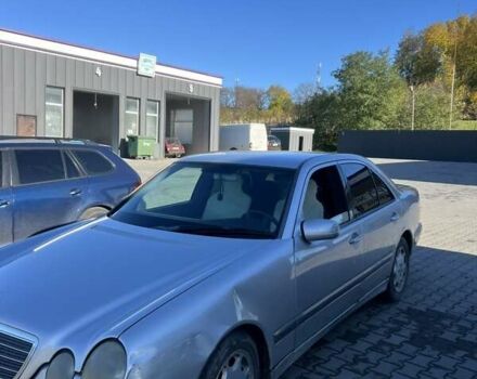 Мерседес Ц-Клас 2001 у Чернівцях на Automoto.ua Сірий Мерседес Ц-Клас, об'ємом двигуна 2.6 л та пробігом 300 тис. км за 2300 $, фото 1 на Automoto.ua