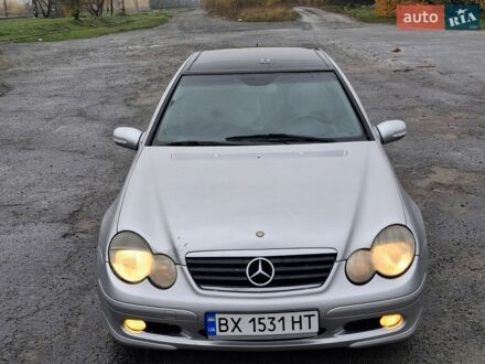 Сірий Мерседес Ц-Клас, об'ємом двигуна 2 л та пробігом 270 тис. км за 3000 $, фото 1 на Automoto.ua