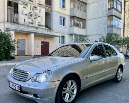 Сірий Мерседес Ц-Клас, об'ємом двигуна 0 л та пробігом 300 тис. км за 3300 $, фото 1 на Automoto.ua