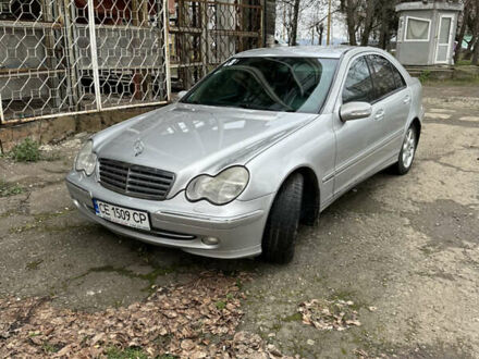 Сірий Мерседес Ц-Клас, об'ємом двигуна 2 л та пробігом 230 тис. км за 4099 $, фото 1 на Automoto.ua