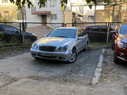 Мерседес Ц-Класс 2001 в Николаеве на Automoto.ua Серый Мерседес Ц-Класс, объемом двигателя 2 л и пробегом 334 тыс. км за 4500 $, фото 1 на Automoto.ua