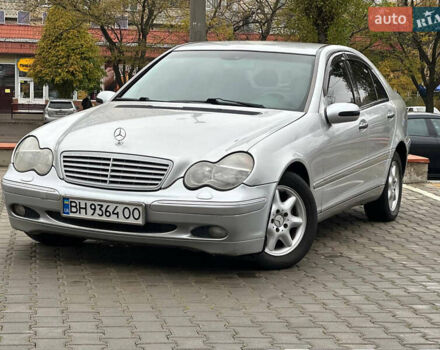 Серый Мерседес Ц-Класс, объемом двигателя 2 л и пробегом 350 тыс. км за 3400 $, фото 1 на Automoto.ua