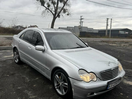Сірий Мерседес Ц-Клас, об'ємом двигуна 2 л та пробігом 193 тис. км за 3600 $, фото 1 на Automoto.ua