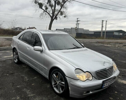 Сірий Мерседес Ц-Клас, об'ємом двигуна 2 л та пробігом 193 тис. км за 3600 $, фото 1 на Automoto.ua