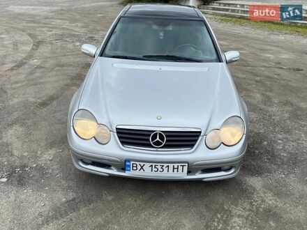 Серый Мерседес Ц-Класс, объемом двигателя 2 л и пробегом 220 тыс. км за 3600 $, фото 1 на Automoto.ua
