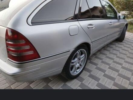 Серый Мерседес Ц-Класс, объемом двигателя 2 л и пробегом 900 тыс. км за 2500 $, фото 1 на Automoto.ua