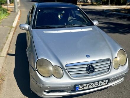 Мерседес Ц-Клас 2001 у Белгород-Днестровском на Automoto.ua Сірий Мерседес Ц-Клас, об'ємом двигуна 2.1 л та пробігом 214 тис. км за 3000 $, фото 1 на Automoto.ua