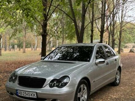 Мерседес Ц-Класс 2001 в Виннице на Automoto.ua Серый Мерседес Ц-Класс, объемом двигателя 2 л и пробегом 125 тыс. км за 5500 $, фото 1 на Automoto.ua