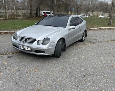 Серый Мерседес Ц-Класс, объемом двигателя 2.1 л и пробегом 398 тыс. км за 3800 $, фото 1 на Automoto.ua