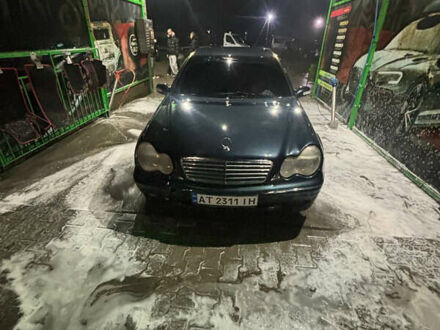 Сірий Мерседес Ц-Клас, об'ємом двигуна 2 л та пробігом 200 тис. км за 3999 $, фото 1 на Automoto.ua