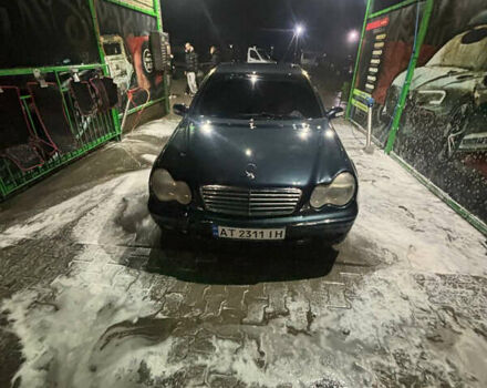 Серый Мерседес Ц-Класс, объемом двигателя 2 л и пробегом 200 тыс. км за 3999 $, фото 1 на Automoto.ua