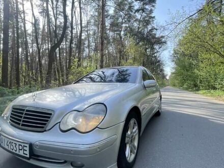 Сірий Мерседес Ц-Клас, об'ємом двигуна 2 л та пробігом 242 тис. км за 5000 $, фото 1 на Automoto.ua