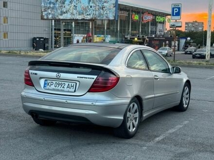 Сірий Мерседес Ц-Клас, об'ємом двигуна 2.3 л та пробігом 172 тис. км за 4900 $, фото 1 на Automoto.ua