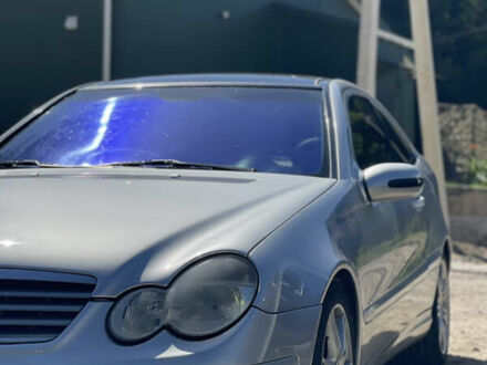 Мерседес Ц-Класс 2002 в Львове на Automoto.ua Серый Мерседес Ц-Класс, объемом двигателя 2 л и пробегом 270 тыс. км за 4600 $, фото 1 на Automoto.ua