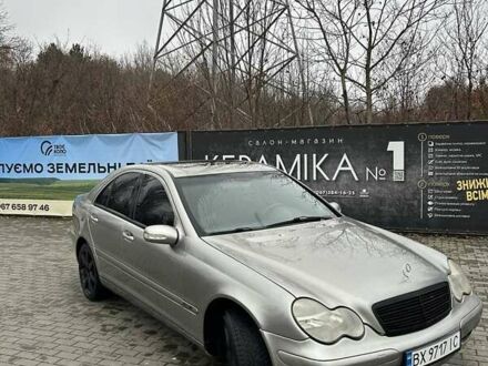 Серый Мерседес Ц-Класс, объемом двигателя 1.8 л и пробегом 325 тыс. км за 4400 $, фото 1 на Automoto.ua