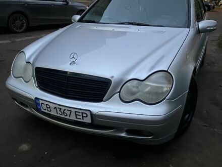 Серый Мерседес Ц-Класс, объемом двигателя 2.1 л и пробегом 480 тыс. км за 4500 $, фото 1 на Automoto.ua