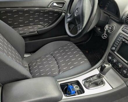 Серый Мерседес Ц-Класс, объемом двигателя 1.8 л и пробегом 200 тыс. км за 5200 $, фото 1 на Automoto.ua