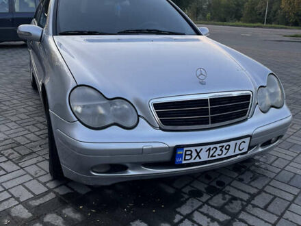 Сірий Мерседес Ц-Клас, об'ємом двигуна 2 л та пробігом 190 тис. км за 4500 $, фото 1 на Automoto.ua