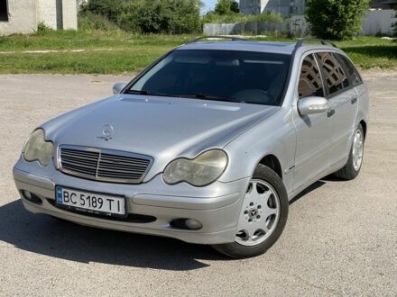Мерседес Ц-Клас 2002 у Львові на Automoto.ua Сірий Мерседес Ц-Клас, об'ємом двигуна 1.8 л та пробігом 400 тис. км за 4200 $, фото 1 на Automoto.ua