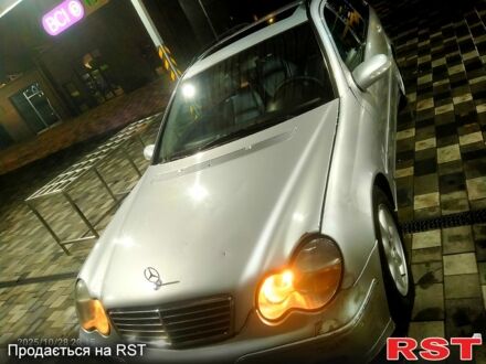 Серый Мерседес Ц-Класс, объемом двигателя 2.7 л и пробегом 300 тыс. км за 4990 $, фото 1 на Automoto.ua