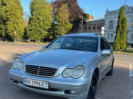 Мерседес Ц-Класс 2002 в Хмельницком на Automoto.ua Серый Мерседес Ц-Класс, объемом двигателя 2 л и пробегом 268 тыс. км за 4200 $, фото 1 на Automoto.ua