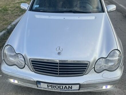 Мерседес Ц-Клас 2002 у Харкові на Automoto.ua Сірий Мерседес Ц-Клас, об'ємом двигуна 2 л та пробігом 250 тис. км за 2893 $, фото 1 на Automoto.ua