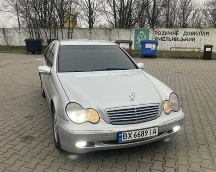 Серый Мерседес Ц-Класс, объемом двигателя 2.2 л и пробегом 340 тыс. км за 4200 $, фото 1 на Automoto.ua