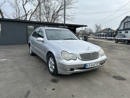 Сірий Мерседес Ц-Клас, об'ємом двигуна 2 л та пробігом 270 тис. км за 5500 $, фото 1 на Automoto.ua
