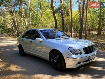 Сірий Мерседес Ц-Клас, об'ємом двигуна 2.1 л та пробігом 400 тис. км за 5800 $, фото 1 на Automoto.ua
