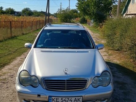 Мерседес Ц-Клас 2002 у Кам'янське (Дніпродзержинськ) на Automoto.ua Сірий Мерседес Ц-Клас, об'ємом двигуна 1.8 л та пробігом 335 тис. км за 3799 $, фото 1 на Automoto.ua
