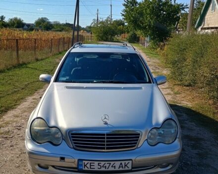 Мерседес Ц-Класс 2002 в Каменское - Днепродзержинск на Automoto.ua Серый Мерседес Ц-Класс, объемом двигателя 1.8 л и пробегом 335 тыс. км за 3799 $, фото 1 на Automoto.ua