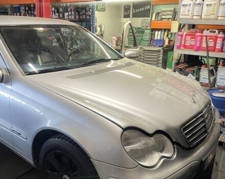 Сірий Мерседес Ц-Клас, об'ємом двигуна 2.1 л та пробігом 328 тис. км за 4900 $, фото 1 на Automoto.ua