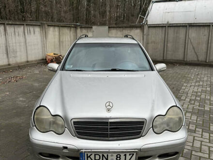 Серый Мерседес Ц-Класс, объемом двигателя 2.2 л и пробегом 260 тыс. км за 2500 $, фото 1 на Automoto.ua