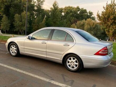 Серый Мерседес Ц-Класс, объемом двигателя 1.8 л и пробегом 247 тыс. км за 5500 $, фото 1 на Automoto.ua