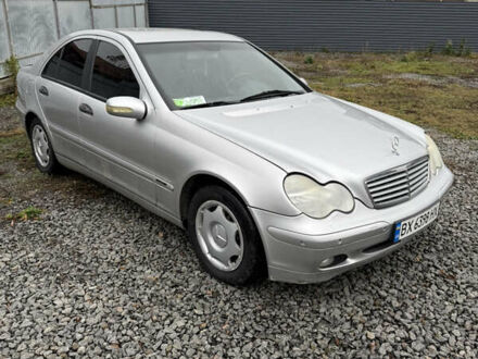 Серый Мерседес Ц-Класс, объемом двигателя 1.8 л и пробегом 260 тыс. км за 4500 $, фото 1 на Automoto.ua