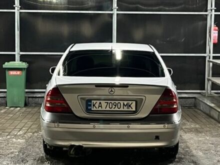 Сірий Мерседес Ц-Клас, об'ємом двигуна 1.8 л та пробігом 380 тис. км за 5900 $, фото 1 на Automoto.ua