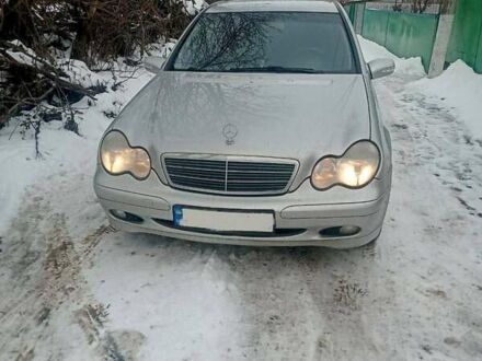Мерседес Ц-Класс 2003 в Виннице на Automoto.ua Серый Мерседес Ц-Класс, объемом двигателя 1.8 л и пробегом 310 тыс. км за 5500 $, фото 1 на Automoto.ua