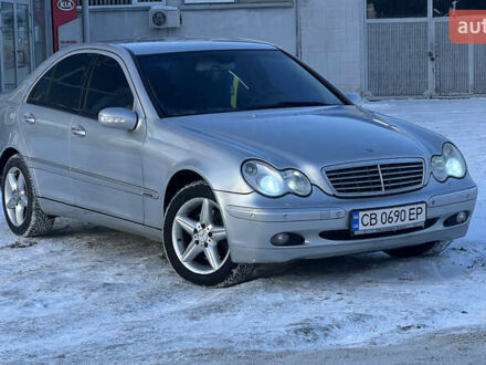 Серый Мерседес Ц-Класс, объемом двигателя 2.4 л и пробегом 206 тыс. км за 5100 $, фото 1 на Automoto.ua