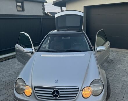 Мерседес Ц-Клас 2003 у Тернополі на Automoto.ua Сірий Мерседес Ц-Клас, об'ємом двигуна 2.1 л та пробігом 260 тис. км за 5050 $, фото 1 на Automoto.ua