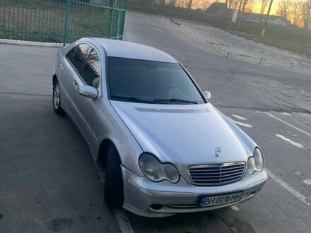 Мерседес Ц-Клас 2003 у Одесі на Automoto.ua Сірий Мерседес Ц-Клас, об'ємом двигуна 2.7 л та пробігом 400 тис. км за 5500 $, фото 1 на Automoto.ua