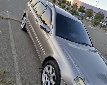 Мерседес Ц-Клас 2003 у Одесі на Automoto.ua Сірий Мерседес Ц-Клас, об'ємом двигуна 2.2 л та пробігом 491 тис. км за 5900 $, фото 1 на Automoto.ua