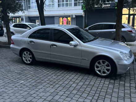 Мерседес Ц-Клас 2003 у Івано-Франківську на Automoto.ua Сірий Мерседес Ц-Клас, об'ємом двигуна 1.8 л та пробігом 267 тис. км за 4999 $, фото 1 на Automoto.ua